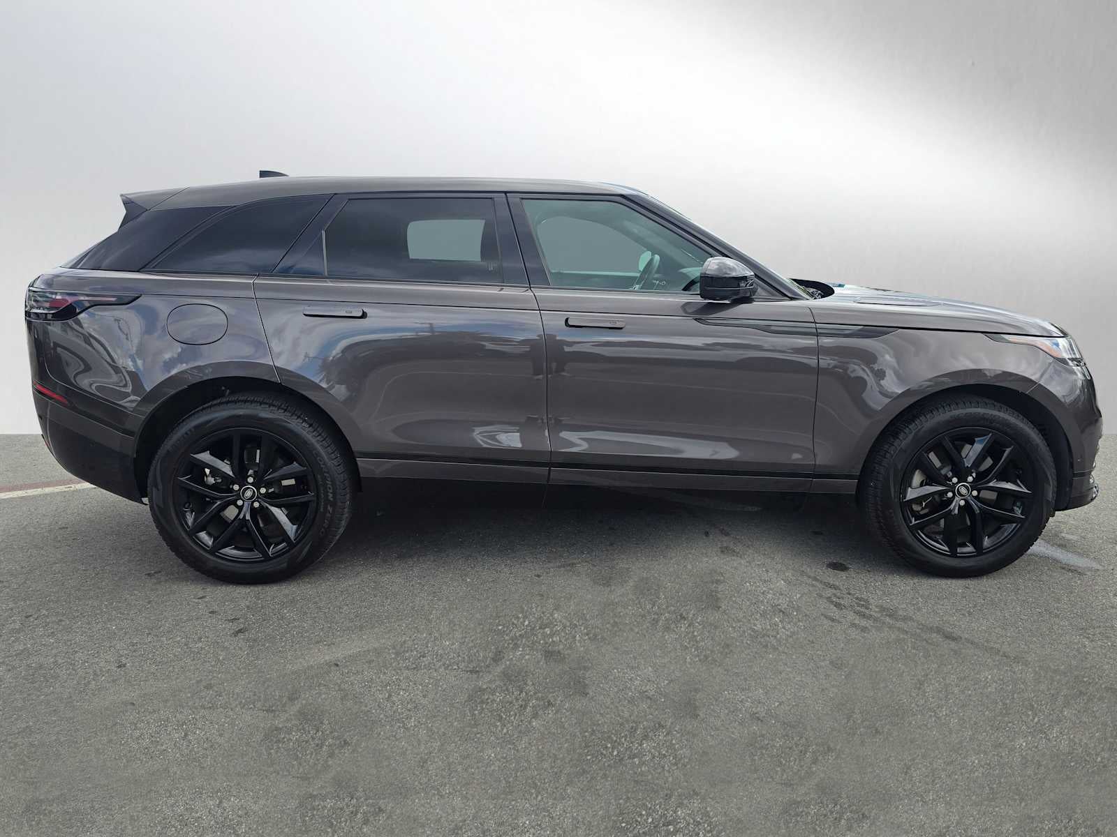 2026 Land Rover Range Rover Velar Dynamic SE