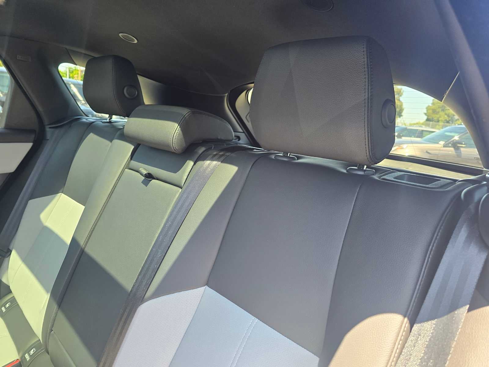 2026 Land Rover Range Rover Velar Dynamic SE