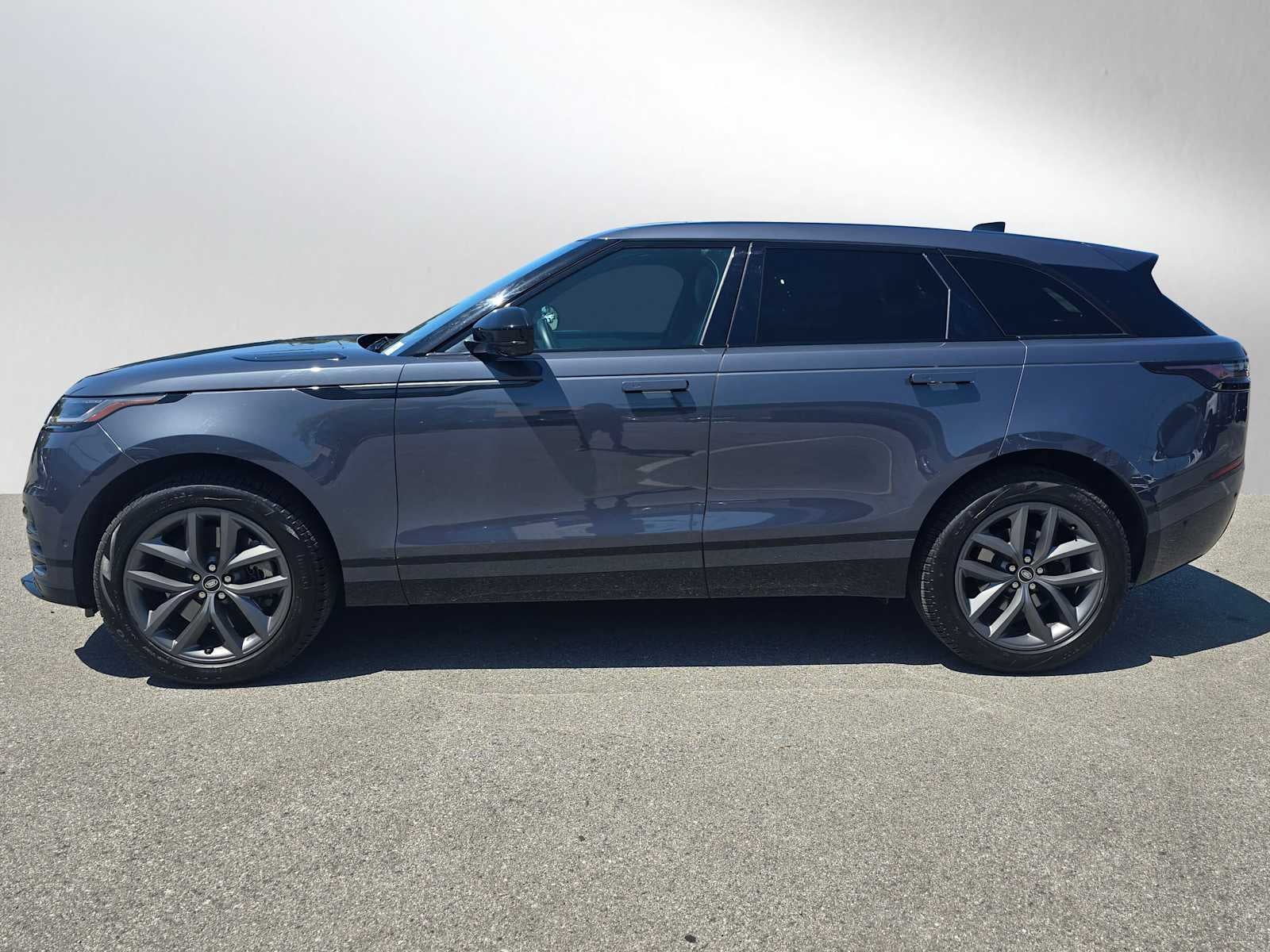 2026 Land Rover Range Rover Velar Dynamic SE