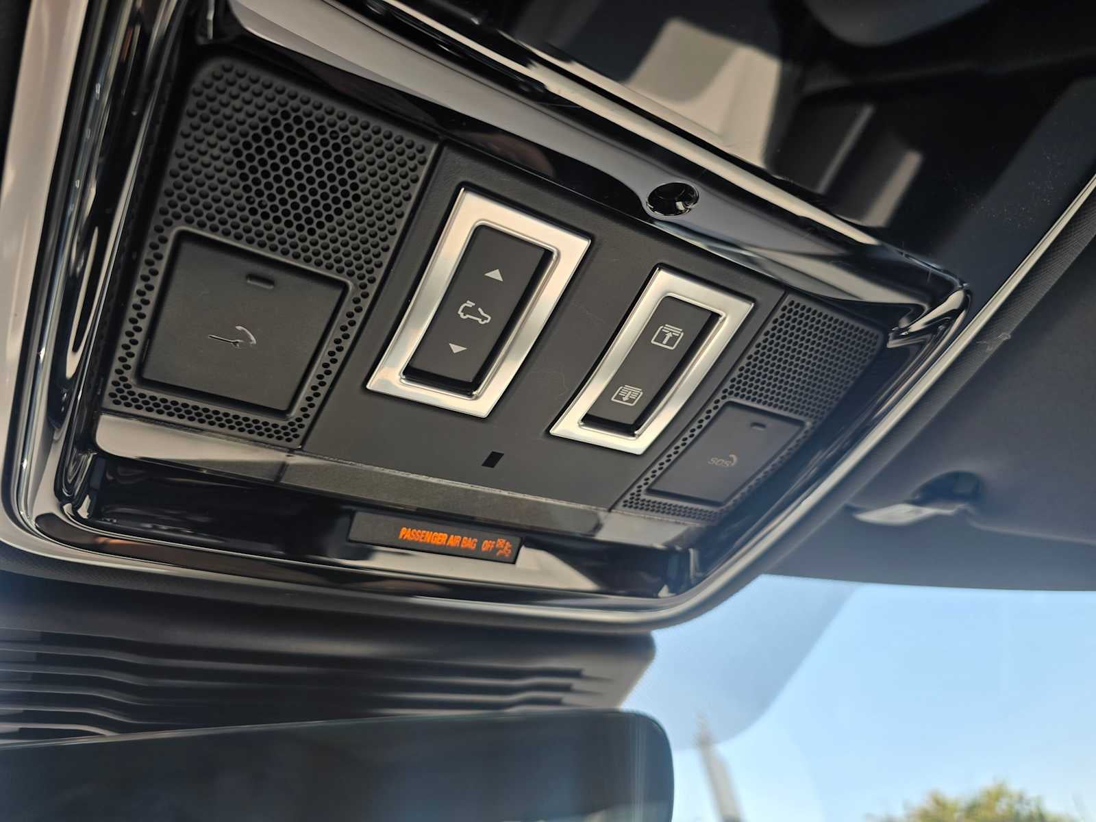 2026 Land Rover Range Rover Velar Dynamic SE