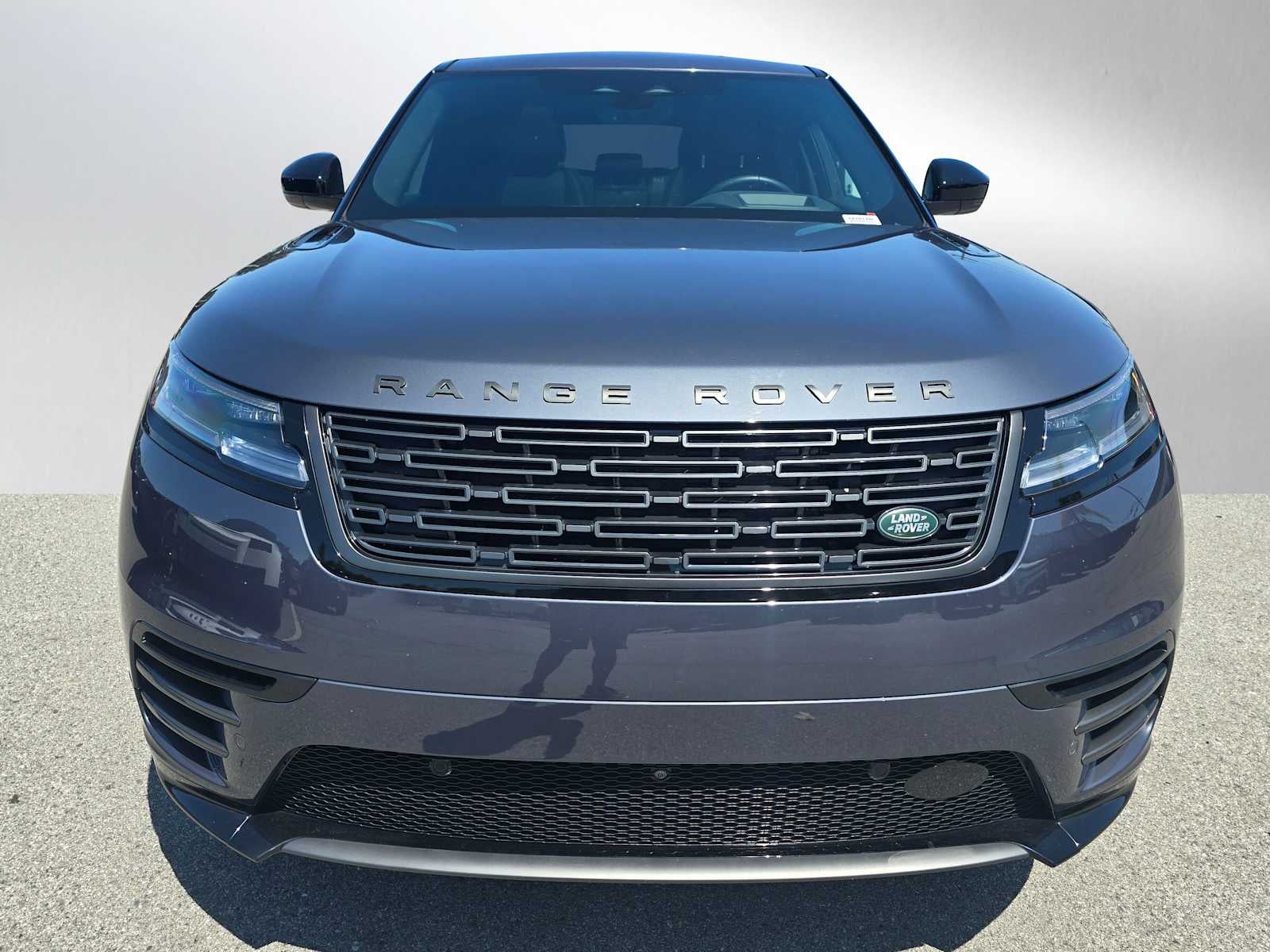 2026 Land Rover Range Rover Velar Dynamic SE