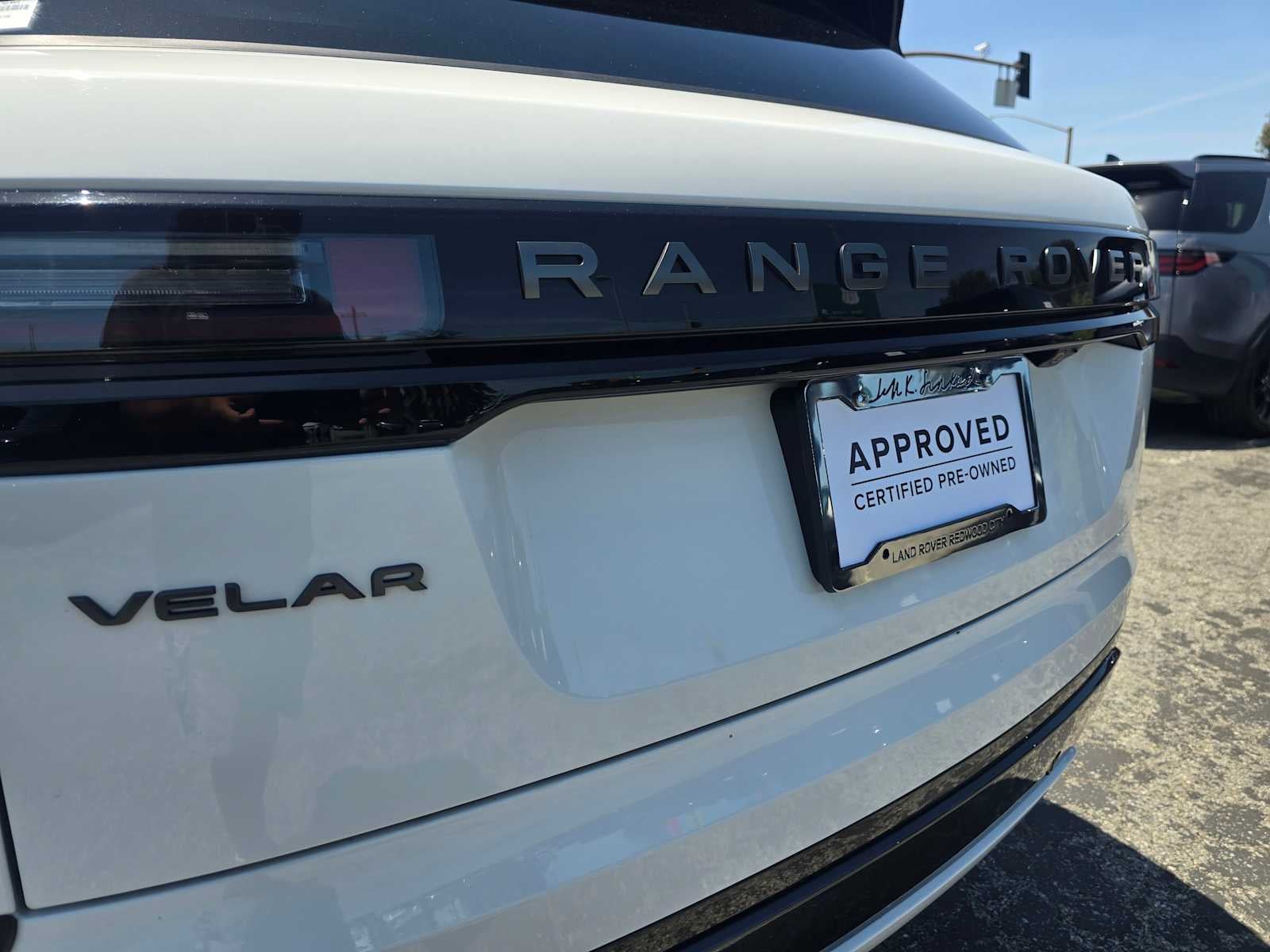 2026 Land Rover Range Rover Velar Dynamic SE