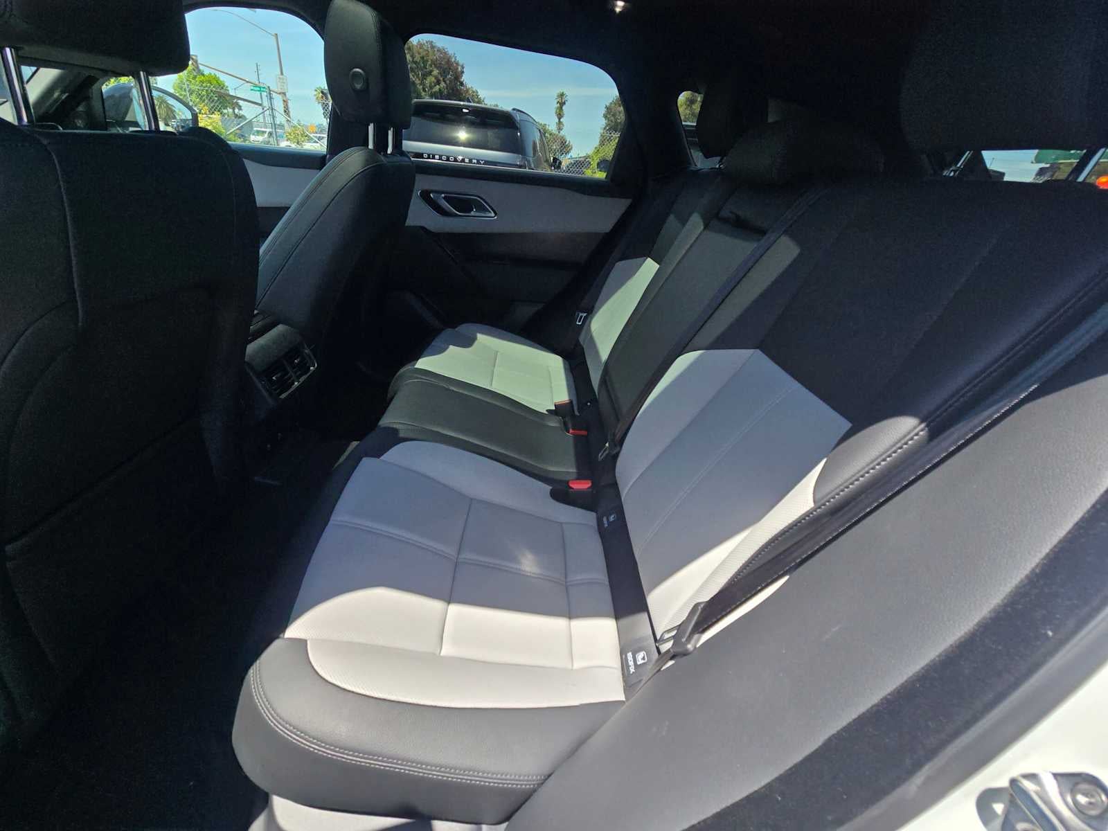 2026 Land Rover Range Rover Velar Dynamic SE