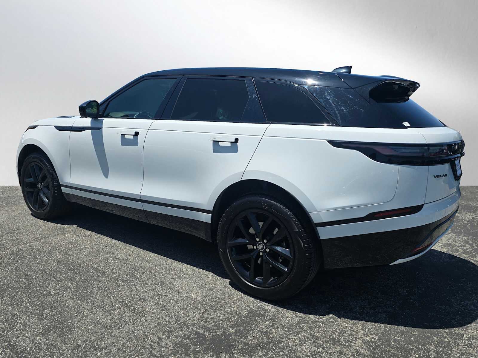 2026 Land Rover Range Rover Velar Dynamic SE