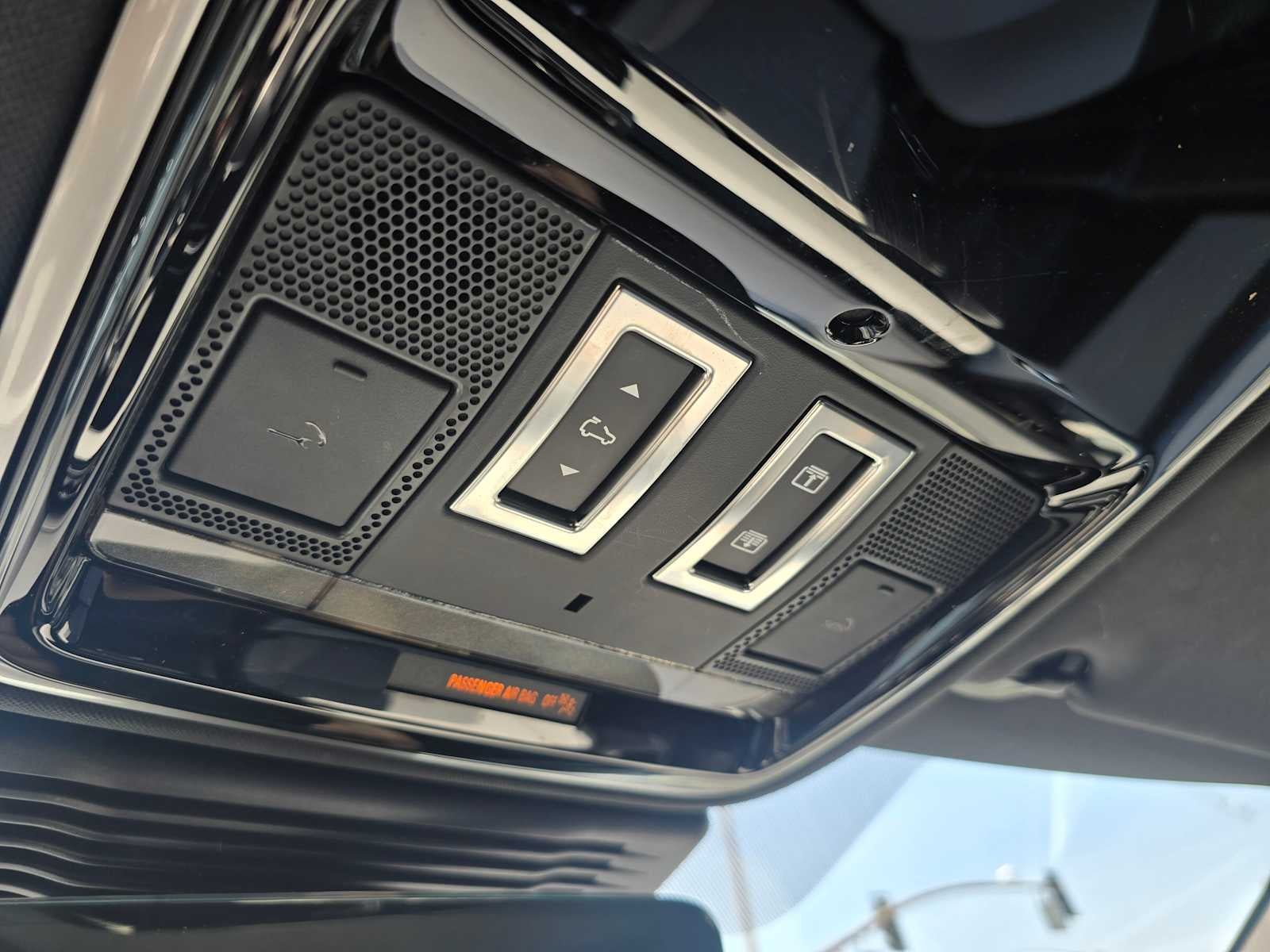 2026 Land Rover Range Rover Velar Dynamic SE