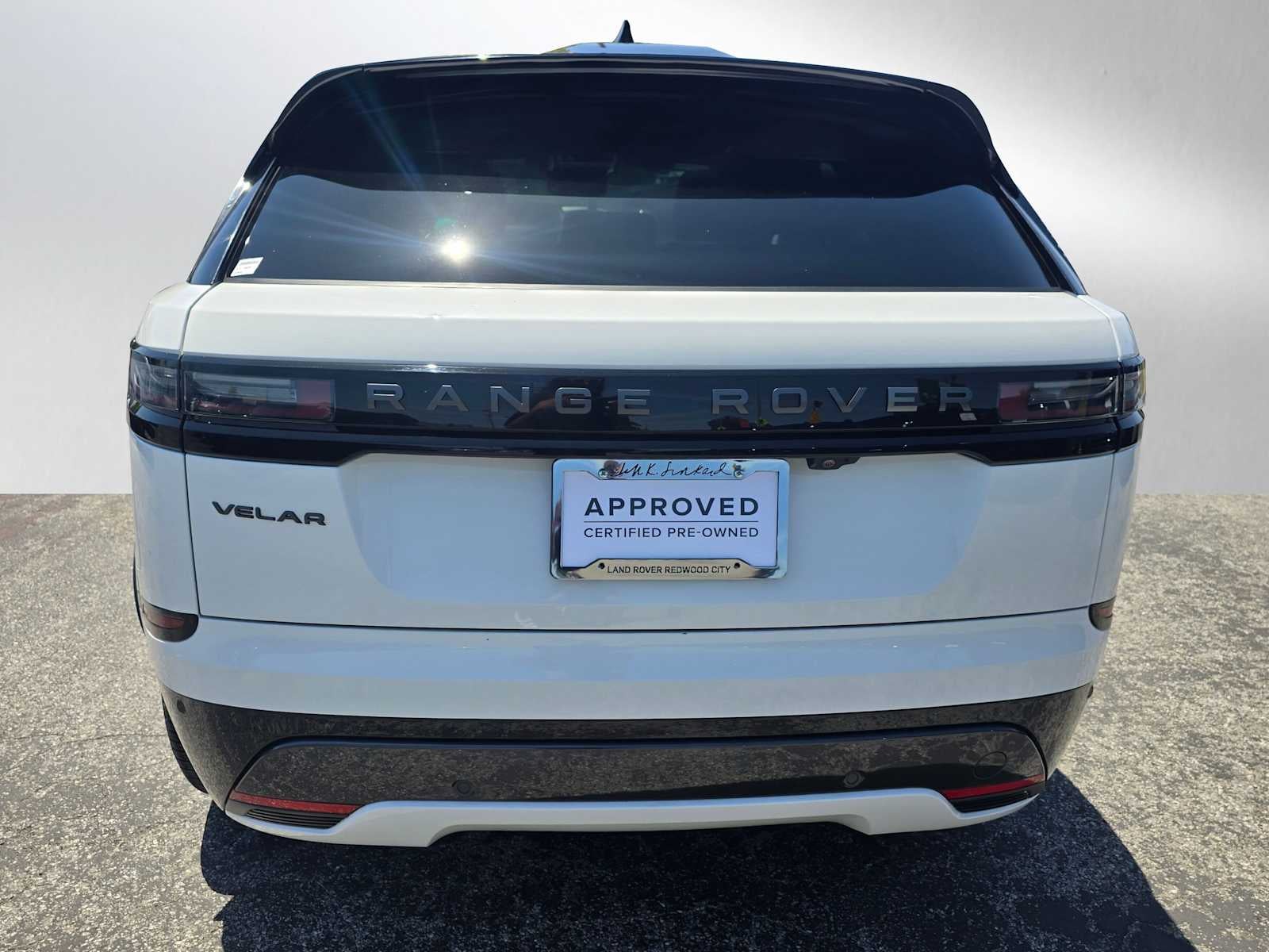 2026 Land Rover Range Rover Velar Dynamic SE
