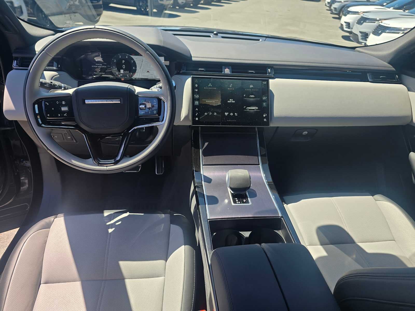 2026 Land Rover Range Rover Velar Dynamic SE