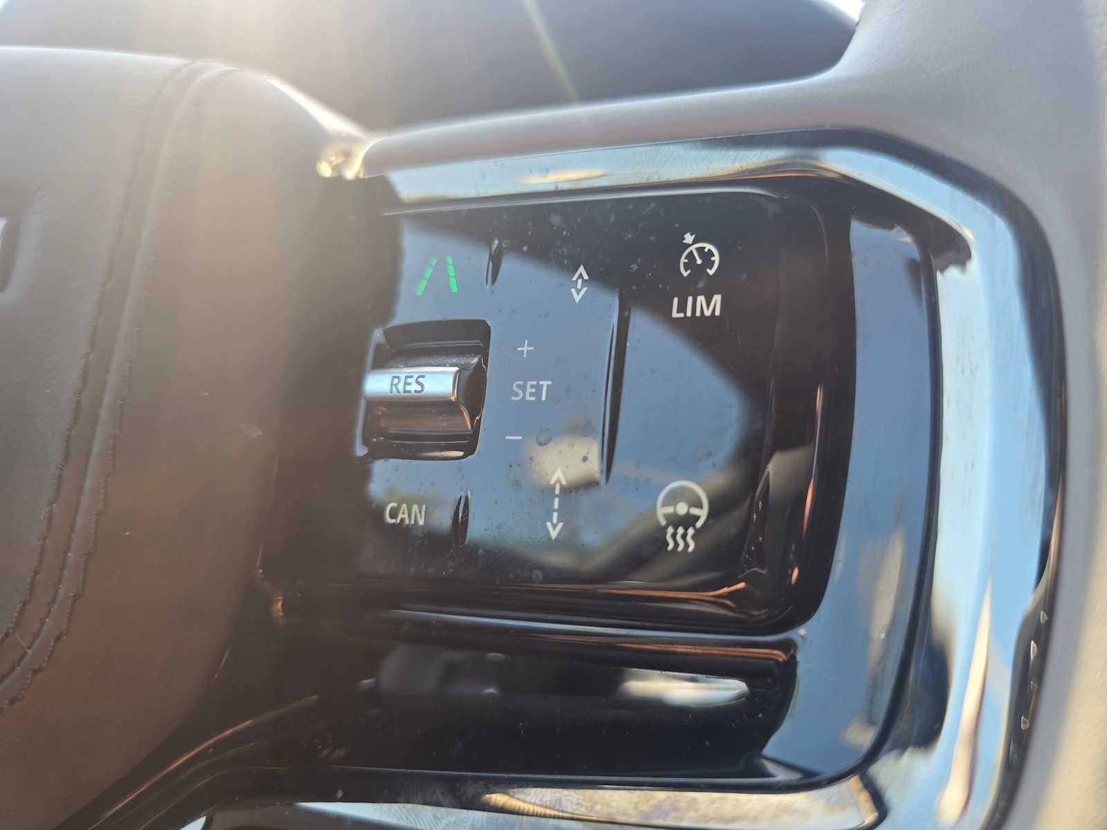 2026 Land Rover Range Rover Velar Dynamic SE