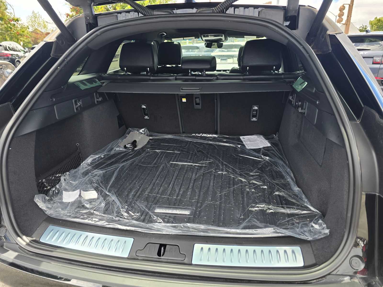 2025 Land Rover Range Rover Velar Dynamic SE