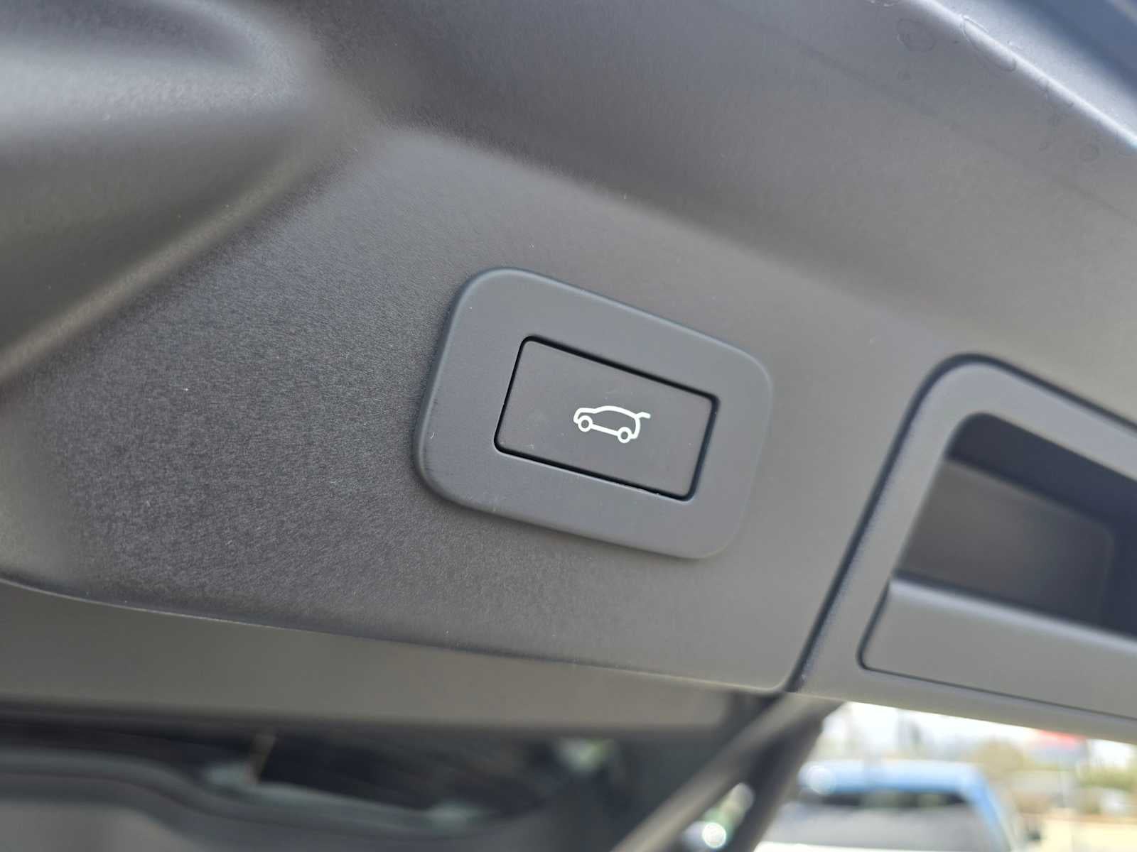 2025 Land Rover Range Rover Velar Dynamic SE