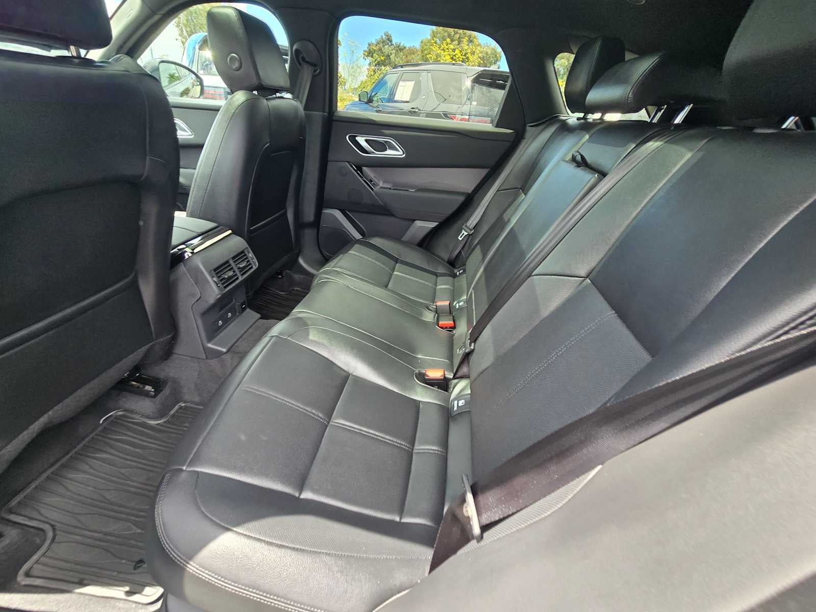 2025 Land Rover Range Rover Velar Dynamic SE