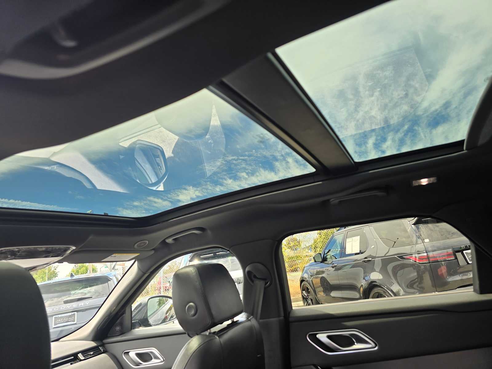 2025 Land Rover Range Rover Velar Dynamic SE