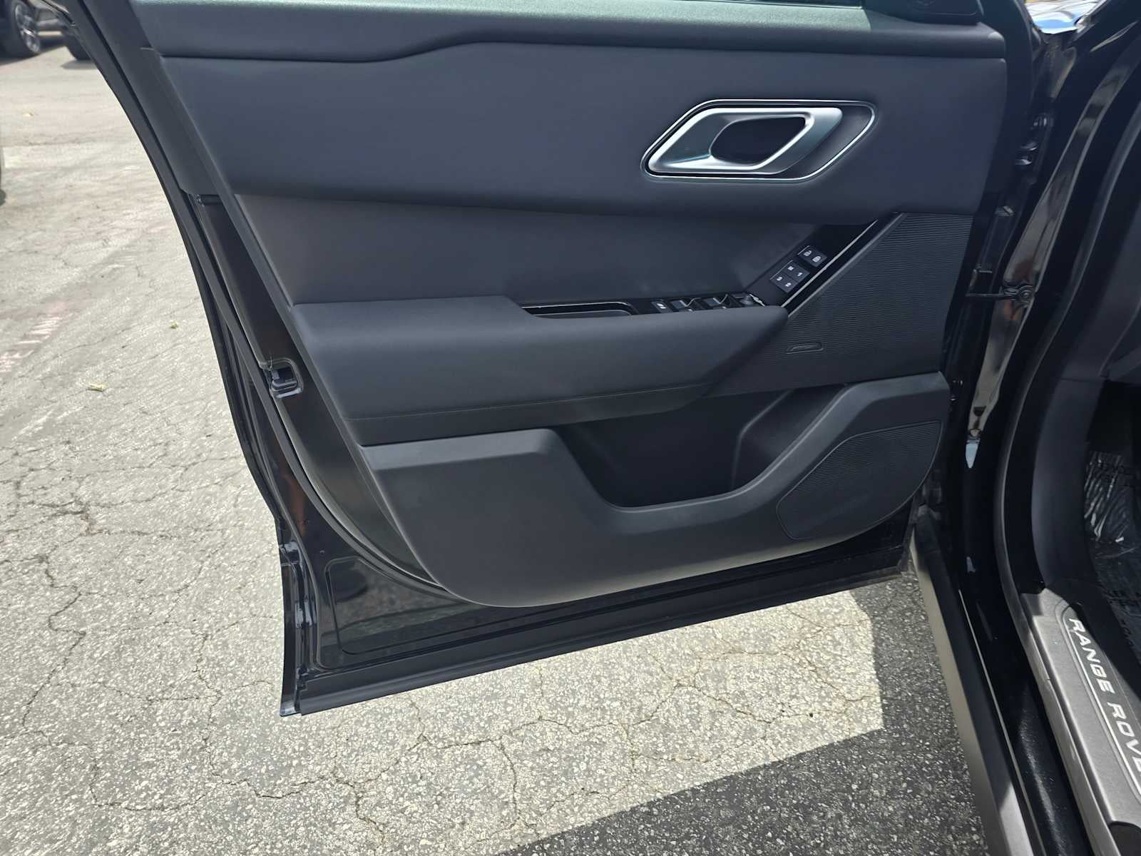 2025 Land Rover Range Rover Velar Dynamic SE