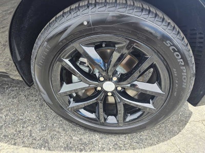 2025 Land Rover Range Rover Velar Dynamic SE