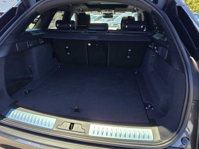 2026 Land Rover Range Rover Velar Dynamic SE