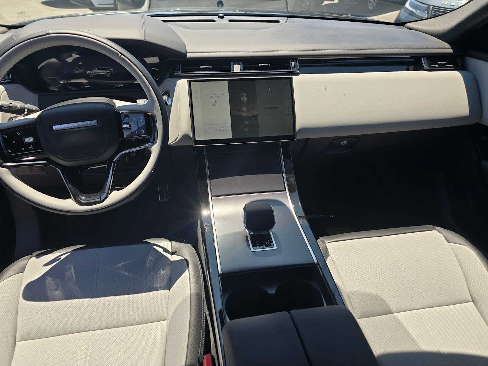 2026 Land Rover Range Rover Velar Dynamic SE