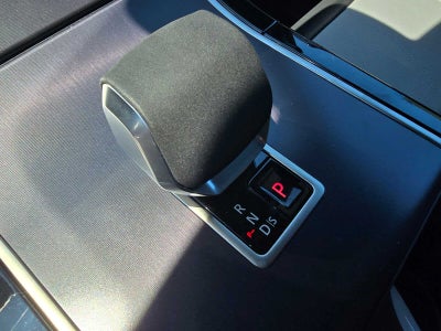 2026 Land Rover Range Rover Velar Dynamic SE