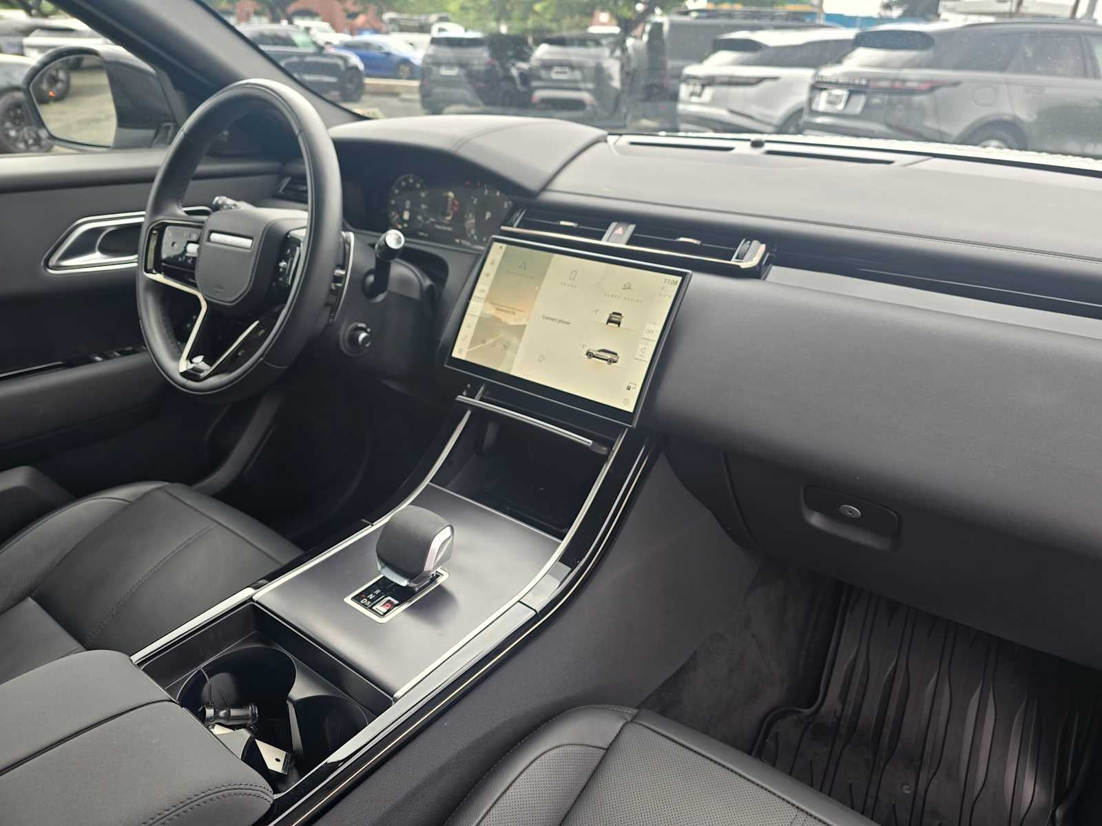 2026 Land Rover Range Rover Velar Dynamic SE