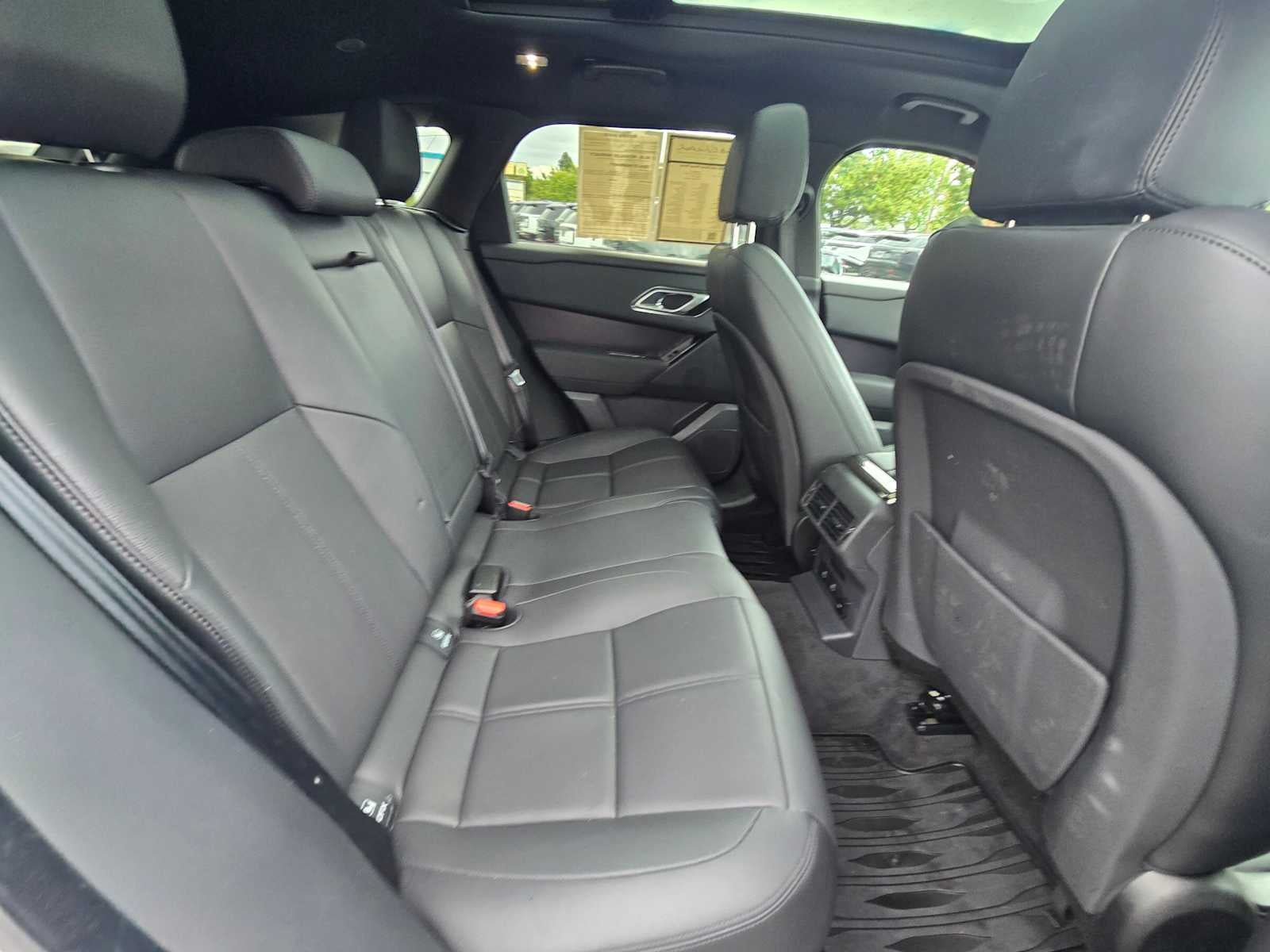 2026 Land Rover Range Rover Velar Dynamic SE