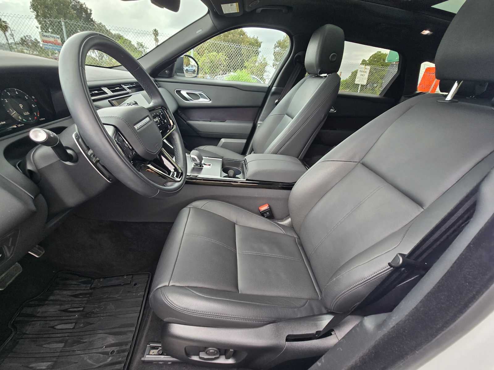 2026 Land Rover Range Rover Velar Dynamic SE
