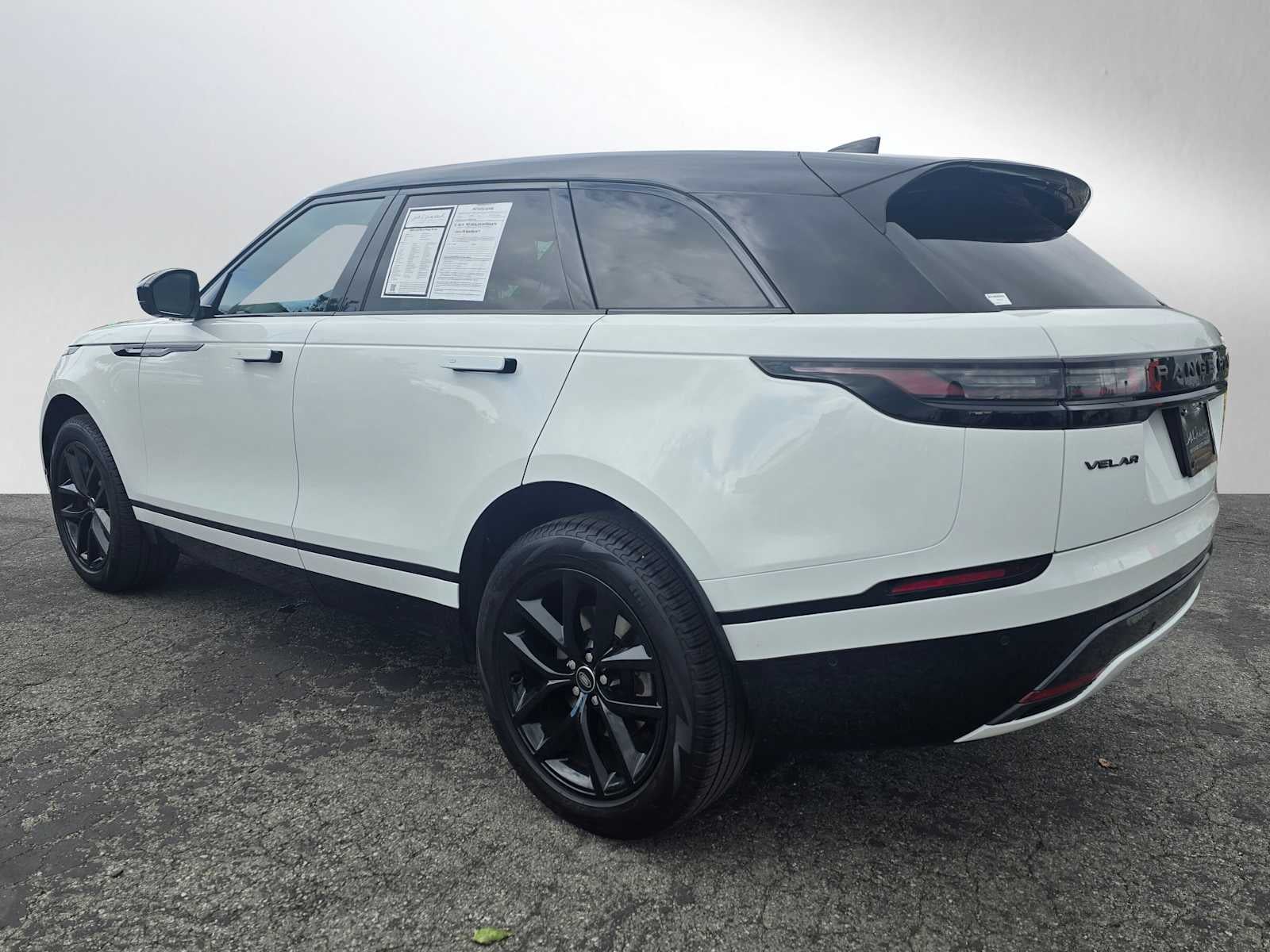 2026 Land Rover Range Rover Velar Dynamic SE