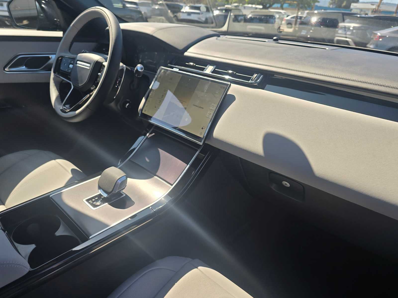 2026 Land Rover Range Rover Velar Dynamic SE