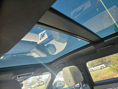 2026 Land Rover Range Rover Velar Dynamic SE