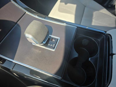 2026 Land Rover Range Rover Velar Dynamic SE