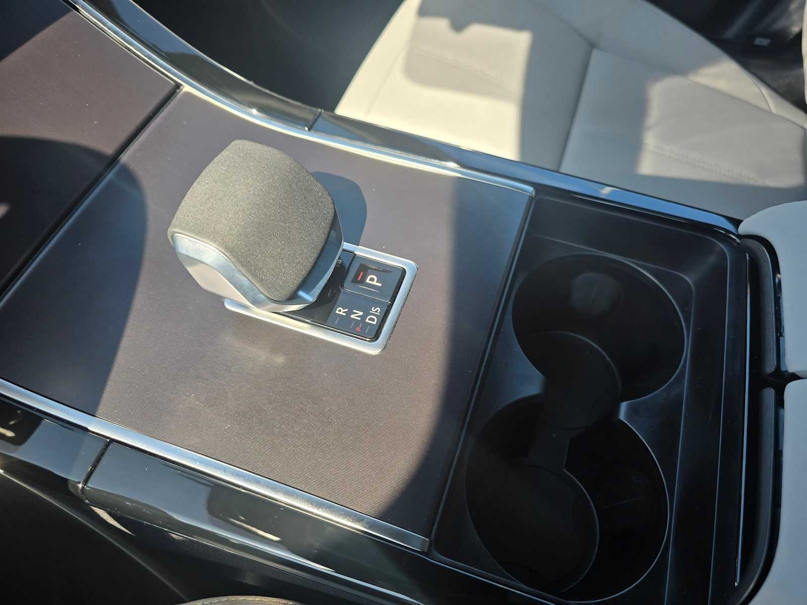 2026 Land Rover Range Rover Velar Dynamic SE