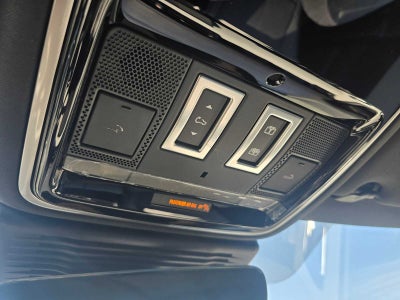 2026 Land Rover Range Rover Velar Dynamic SE