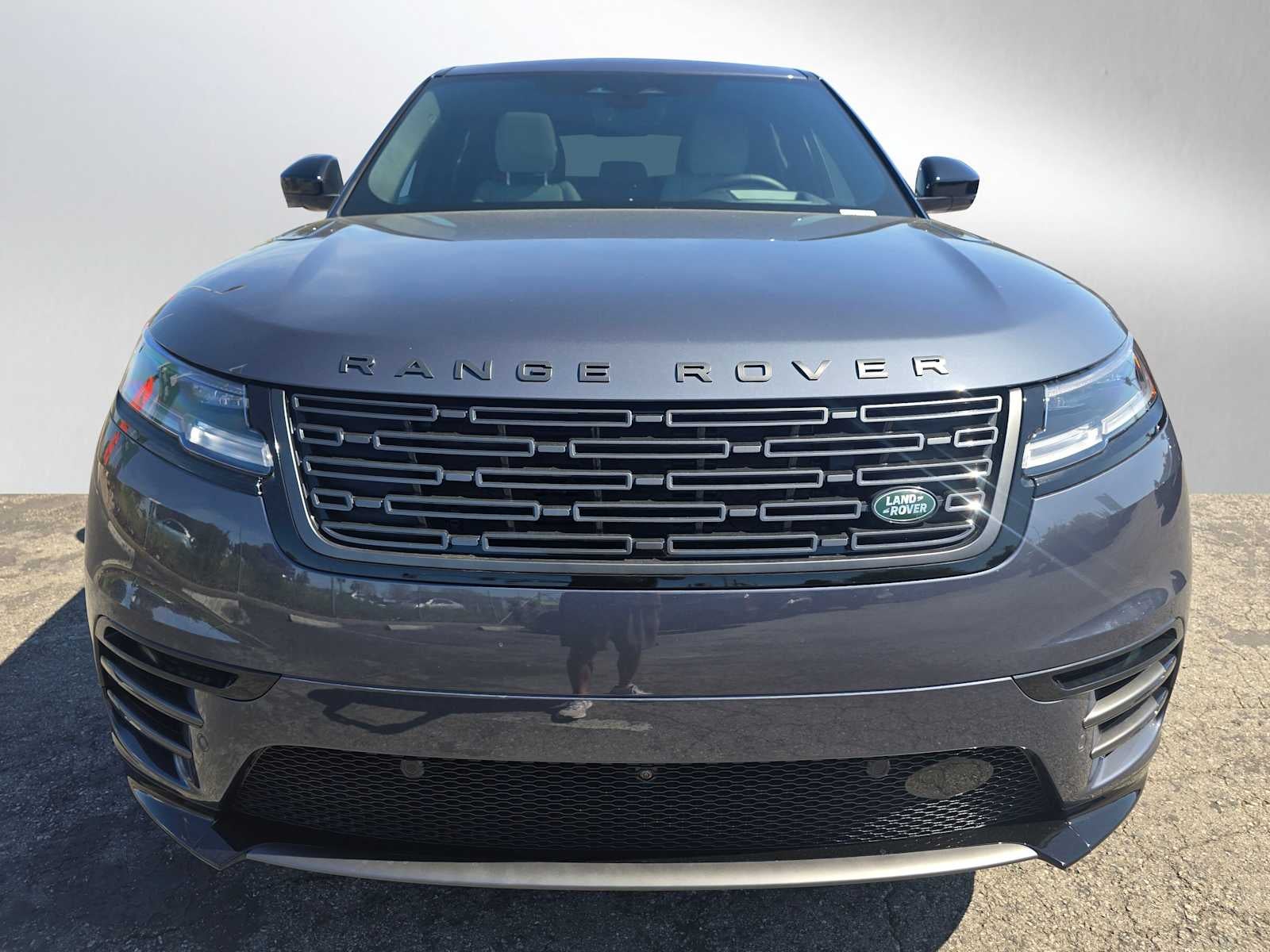 2026 Land Rover Range Rover Velar Dynamic SE