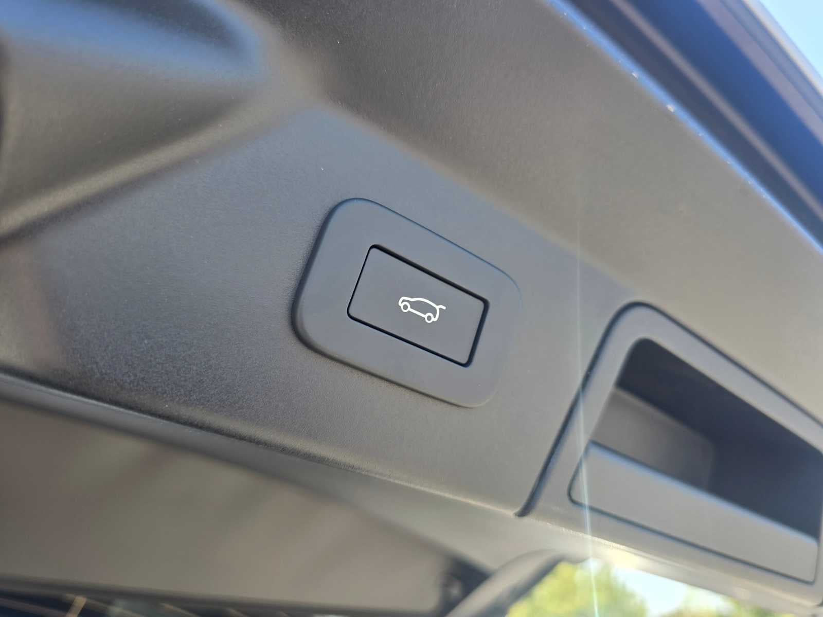 2026 Land Rover Range Rover Velar Dynamic SE