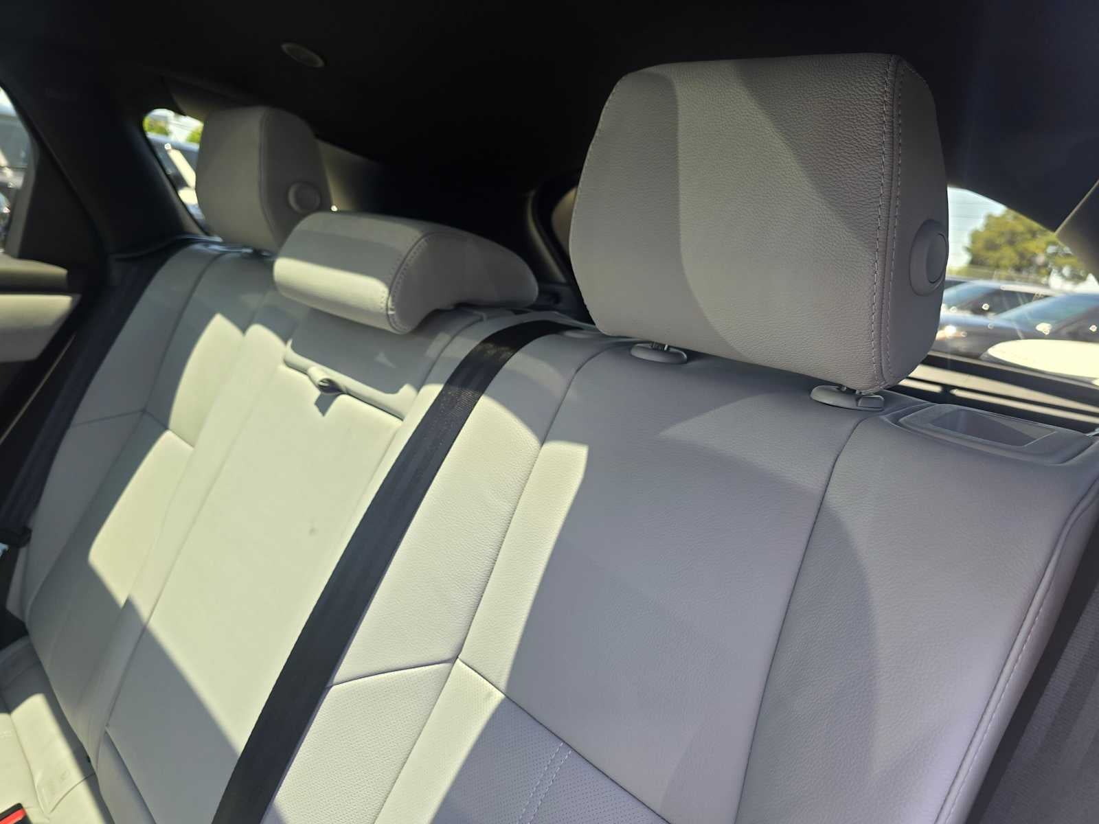 2026 Land Rover Range Rover Velar Dynamic SE