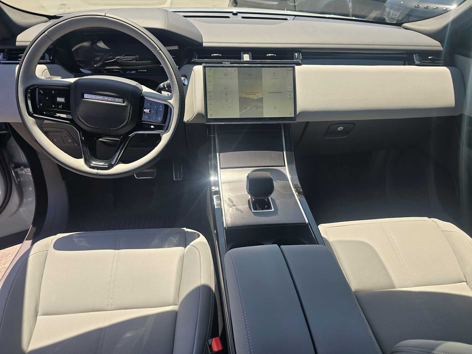2026 Land Rover Range Rover Velar Dynamic SE