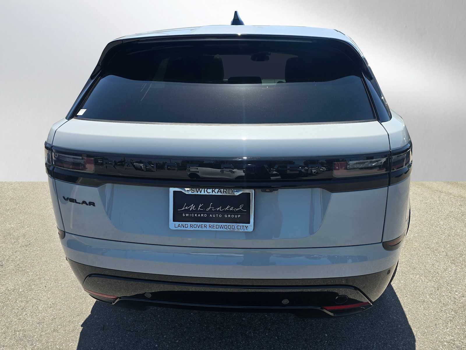2026 Land Rover Range Rover Velar Dynamic SE