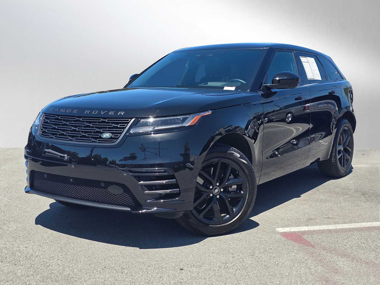 2026 Land Rover Range Rover Velar Dynamic SE