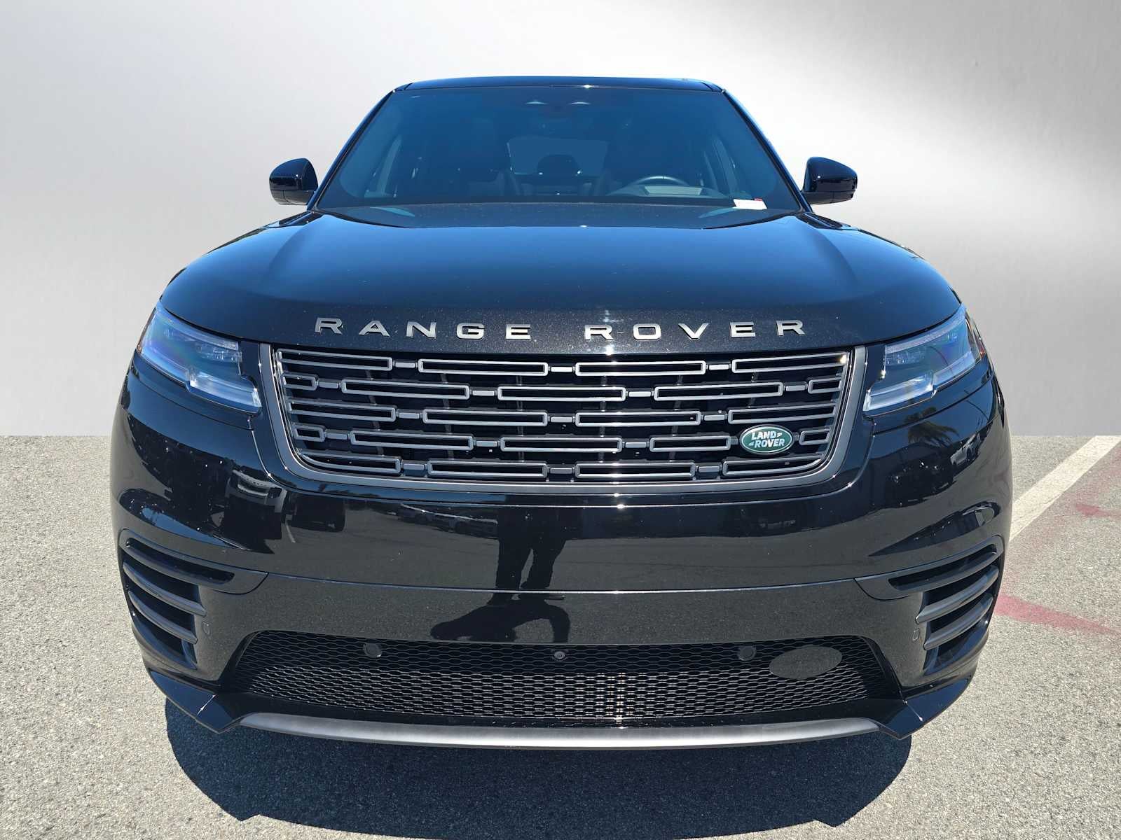 2026 Land Rover Range Rover Velar Dynamic SE