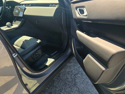 2026 Land Rover Range Rover Velar Dynamic SE
