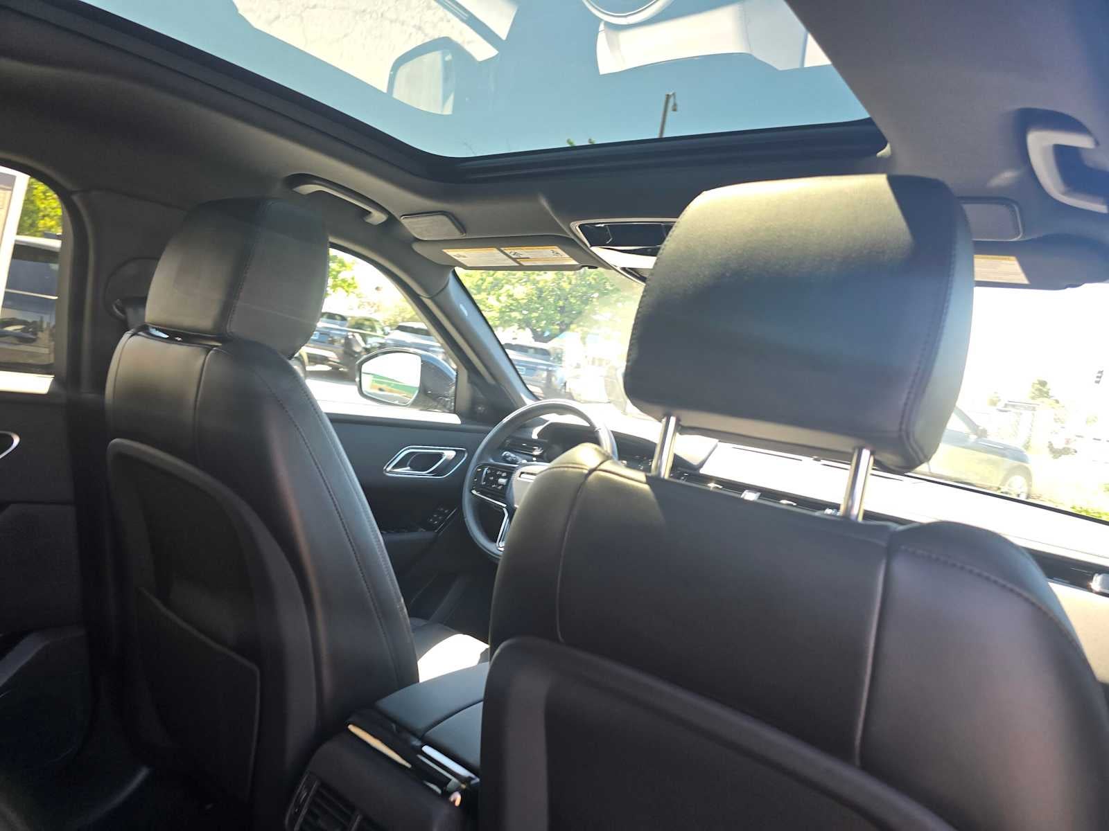 2026 Land Rover Range Rover Velar Dynamic SE