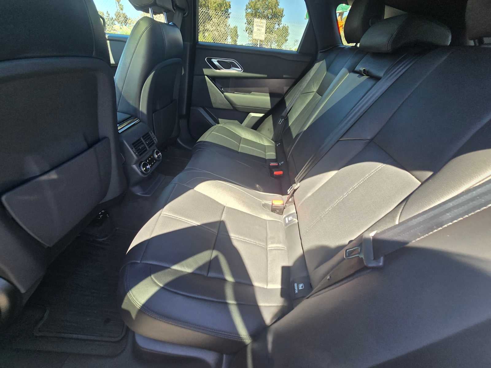 2026 Land Rover Range Rover Velar Dynamic SE