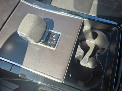 2026 Land Rover Range Rover Velar Dynamic SE