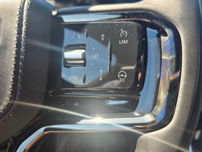 2026 Land Rover Range Rover Velar Dynamic SE