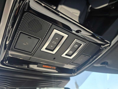 2026 Land Rover Range Rover Velar Dynamic SE