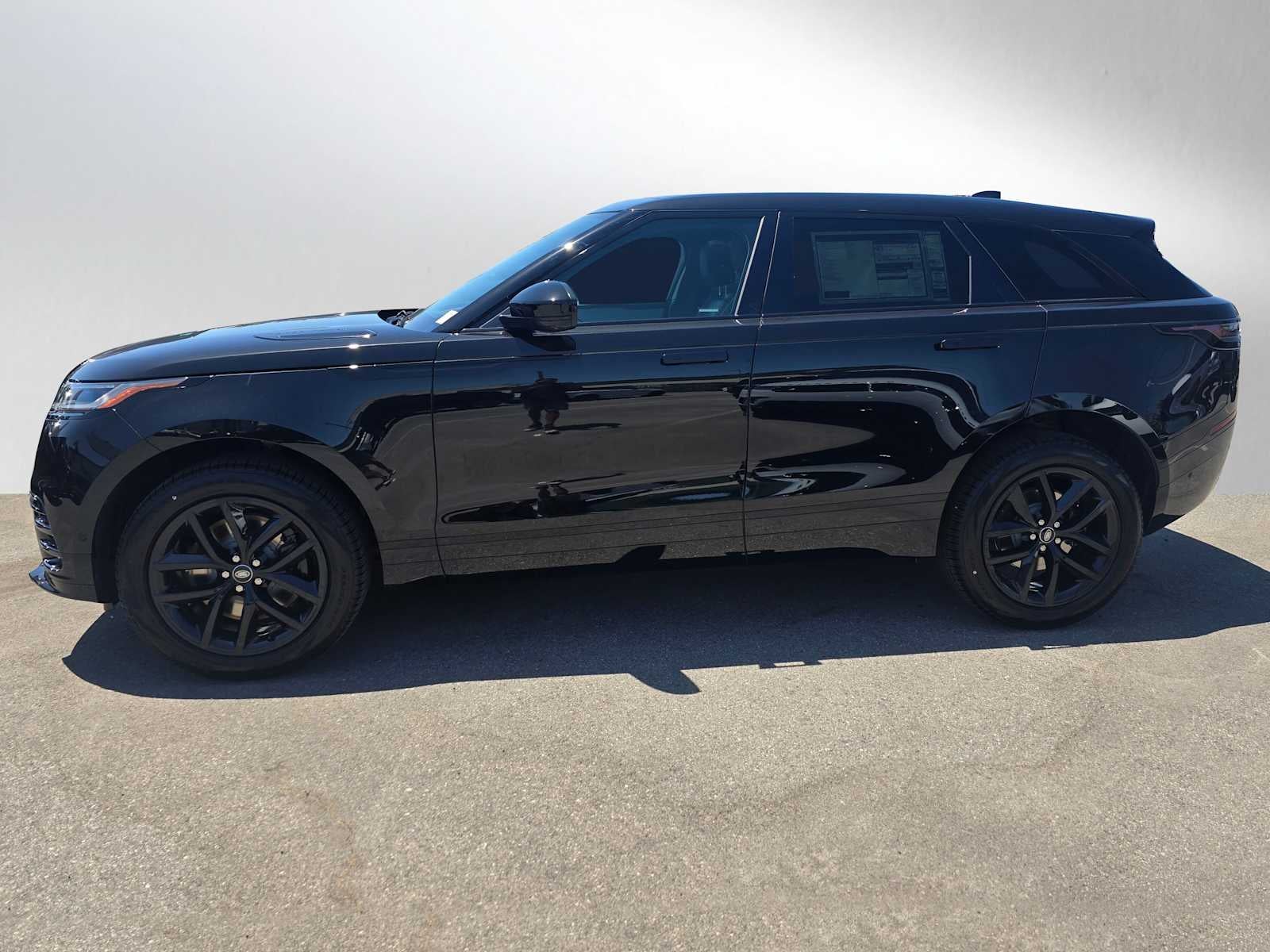 2026 Land Rover Range Rover Velar Dynamic SE