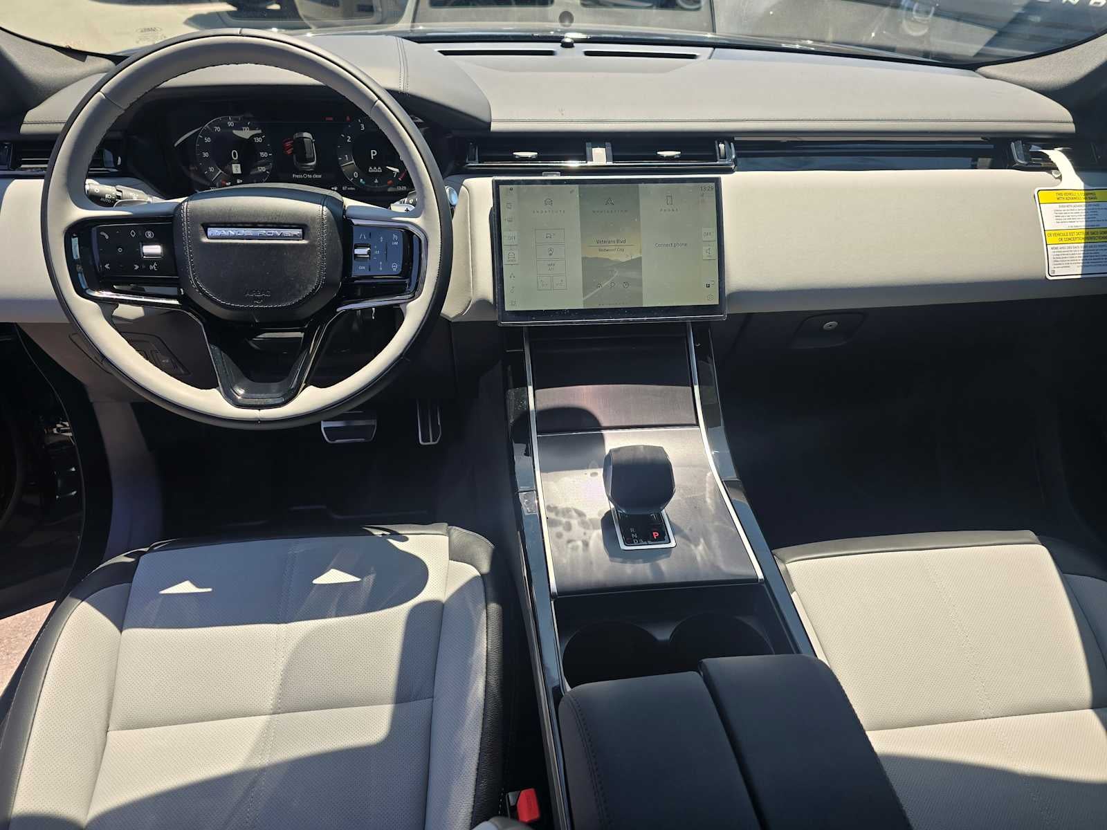 2026 Land Rover Range Rover Velar Dynamic SE