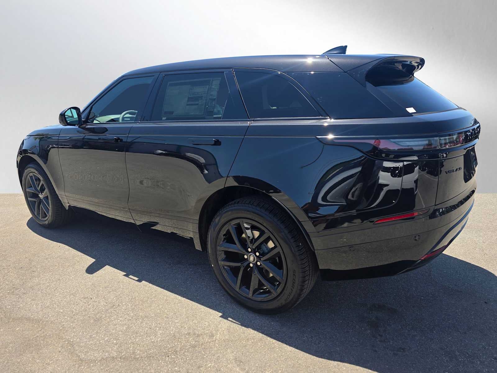 2026 Land Rover Range Rover Velar Dynamic SE