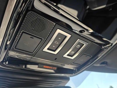 2026 Land Rover Range Rover Velar Dynamic SE