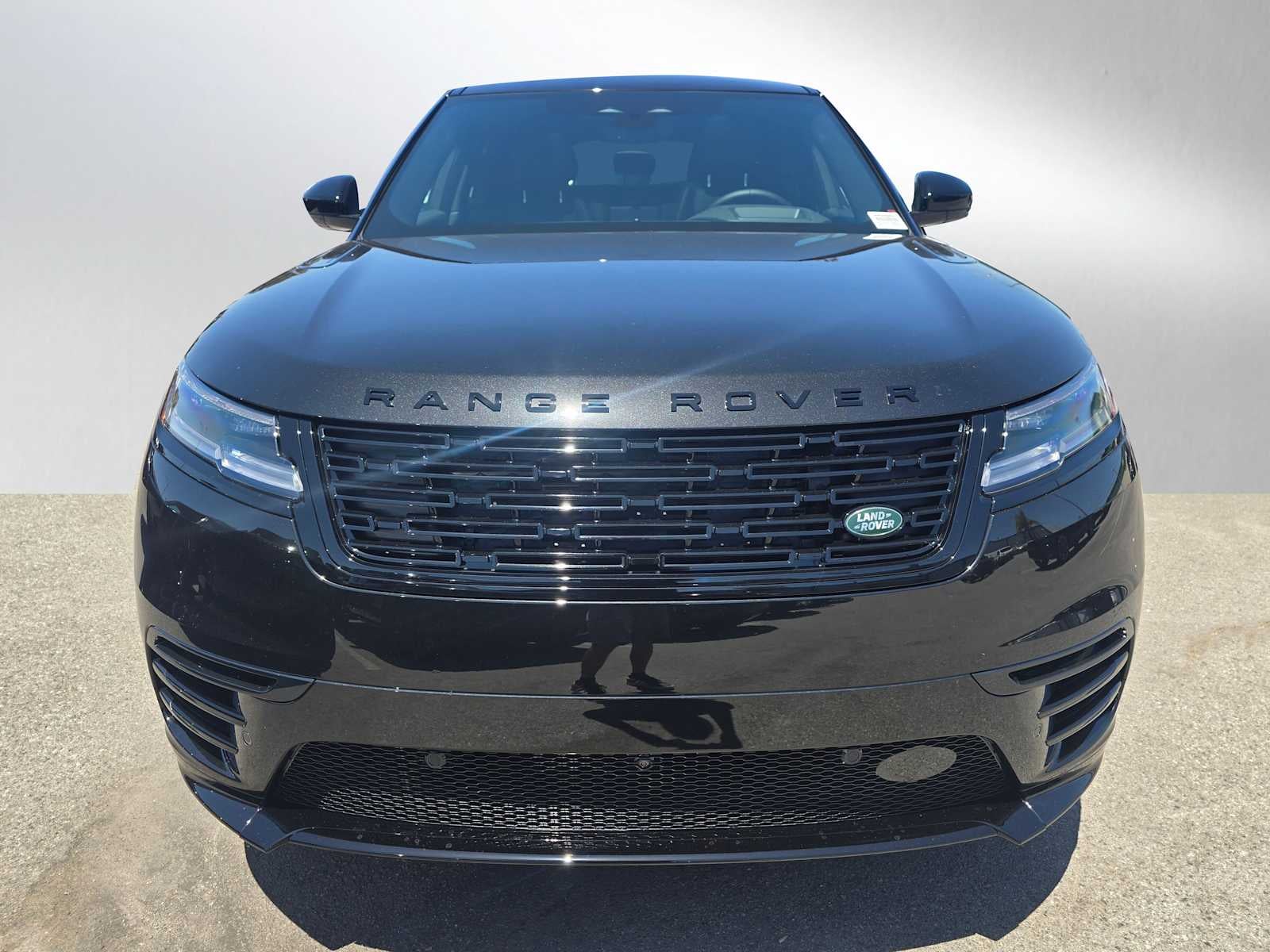 2026 Land Rover Range Rover Velar Dynamic SE