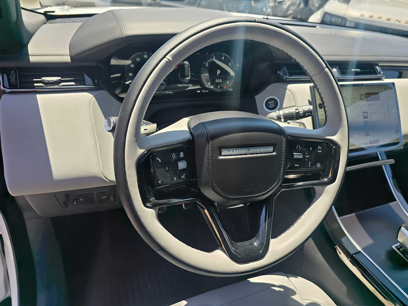 2026 Land Rover Range Rover Velar Dynamic SE