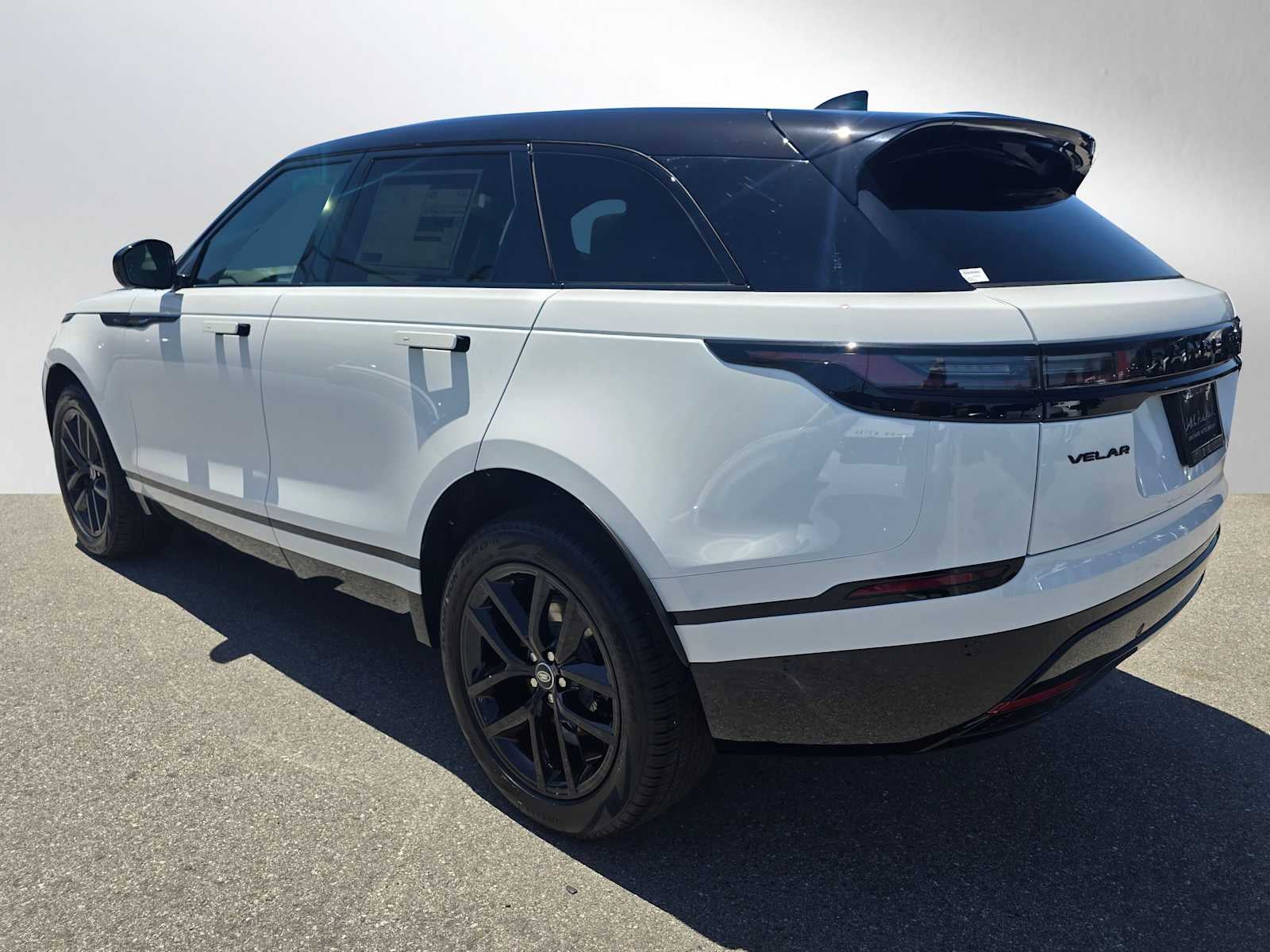 2026 Land Rover Range Rover Velar Dynamic SE